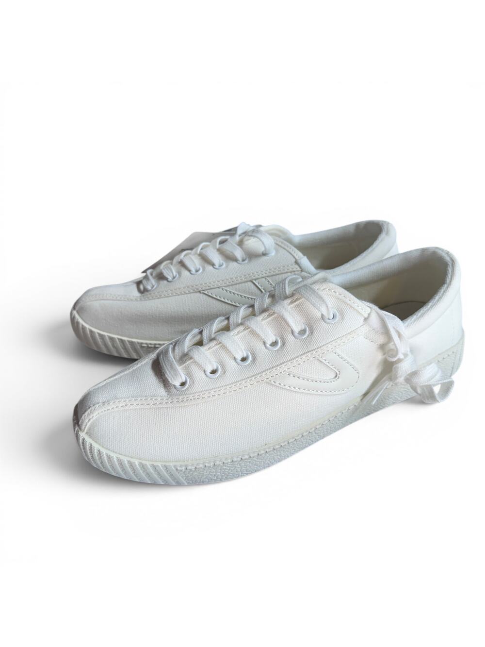Tretorn Nylite Canvas Sneakers Womens 8 White NWT No Box Classic Casual Shoes
